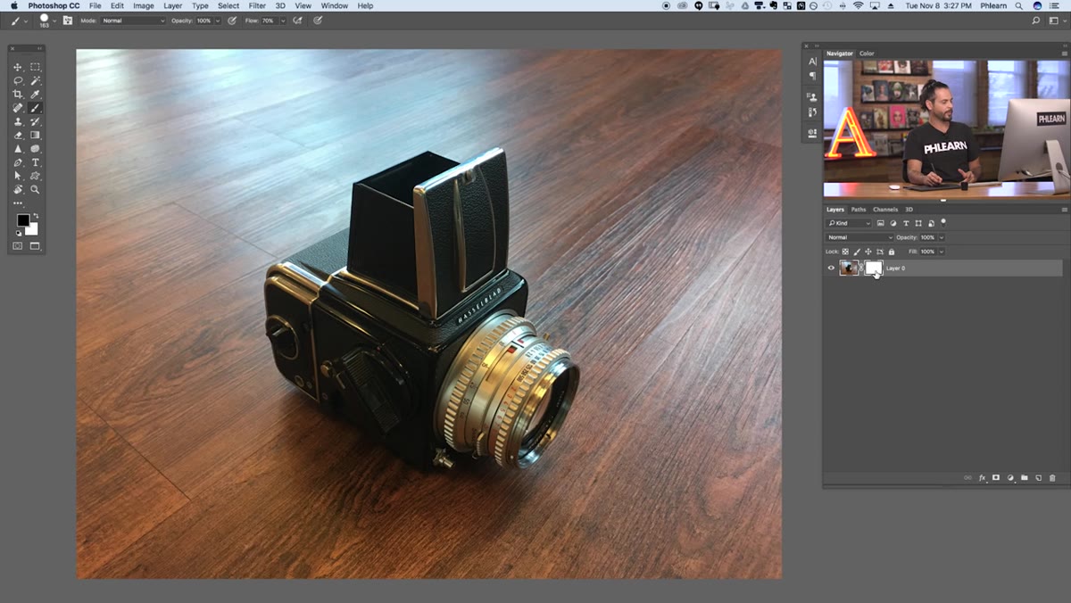 Pen tool selected with vector mask thumbnail highlighted in Layers panel